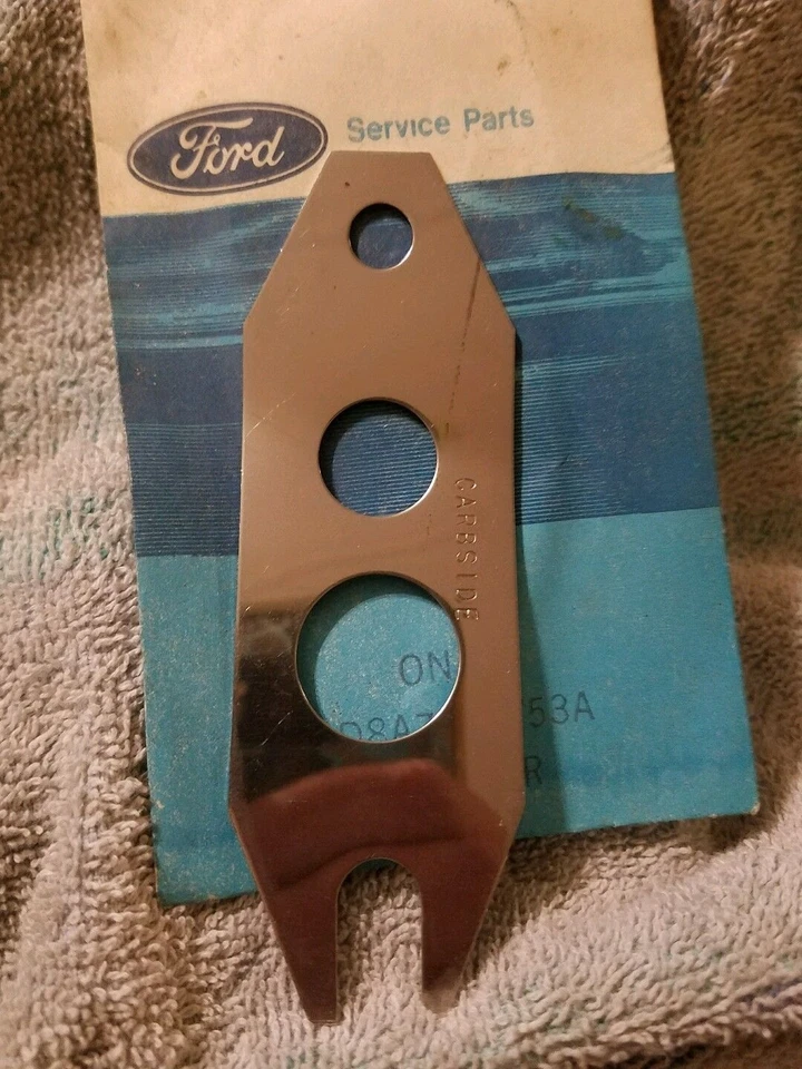 Ford Thunderbird LTD II 1978 adaptador de válvula EGR NUEVO DE STOCK Foto 2 de 3