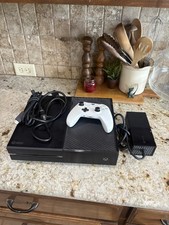 Microsoft Xbox One 500GB 1540 Console + Contr...