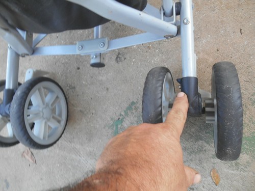 Graco umbrella stroller rear wheel. Size 6 1/8" Right side rear - Picture 4 of 8