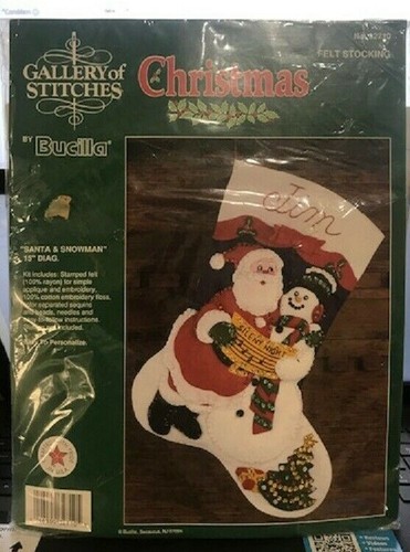 Medias Bucilla Gallery of Stitches Santa & Snowman 15" - Imagen 1 de 2