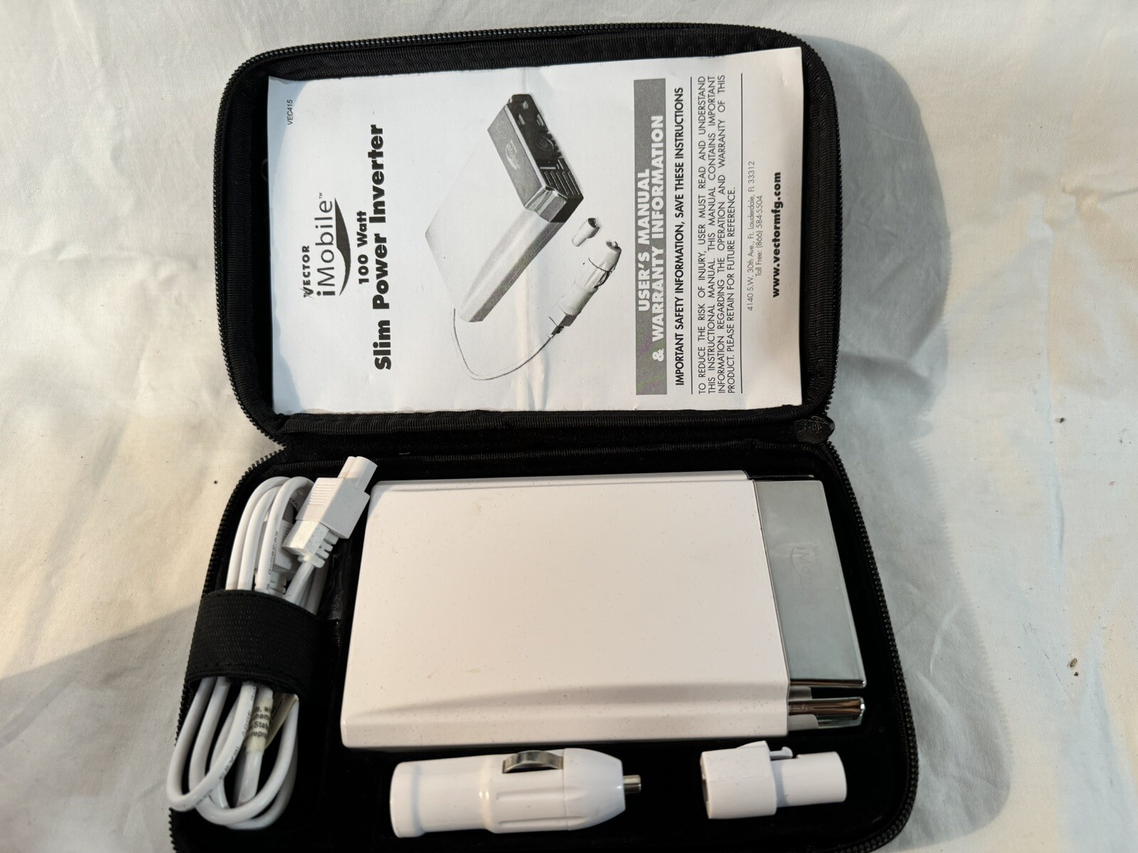 Vector iMobile 100 Watt Slim Power Inverter with USB Chargin
