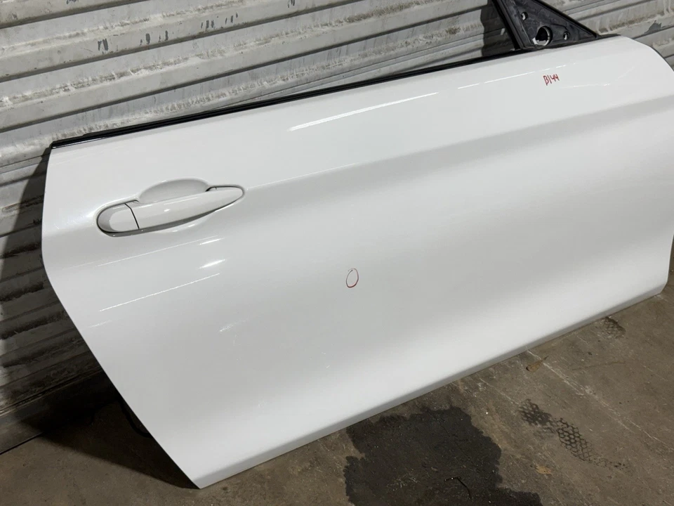 14-20 宝马 F32 F82 M4 前乘客右门壳板带玻璃白色 300 — 第 3/4 张图片