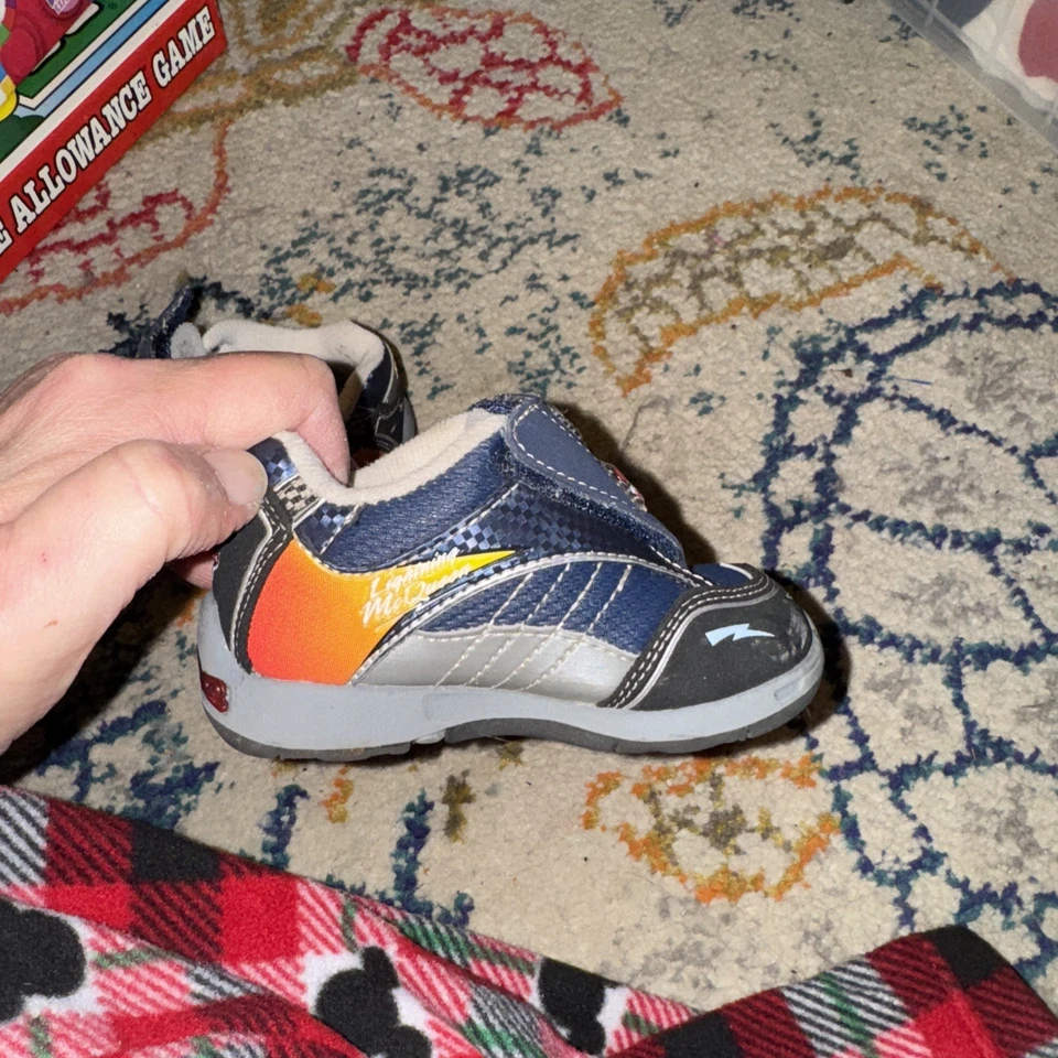 Tênis Disney Pixar Cars Lightening McQueen tamanho 5,5 infantil - Imagem 3 de 4