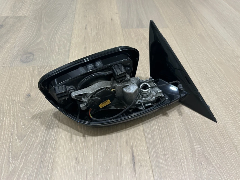 2018-2020 BMW 530i Passenger Side View Power Door Mirror - For Parts or Repair - Image 2 of 4
