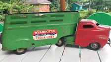 VINTAGE 1950's PRESSED STEEL WYANDOTTE TRUCK LINES SEMI TRAILER AND CAB
