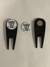 The Country Club 1" Coin Golf Marker & Ergonomic Pocket Golf Divot Tool
