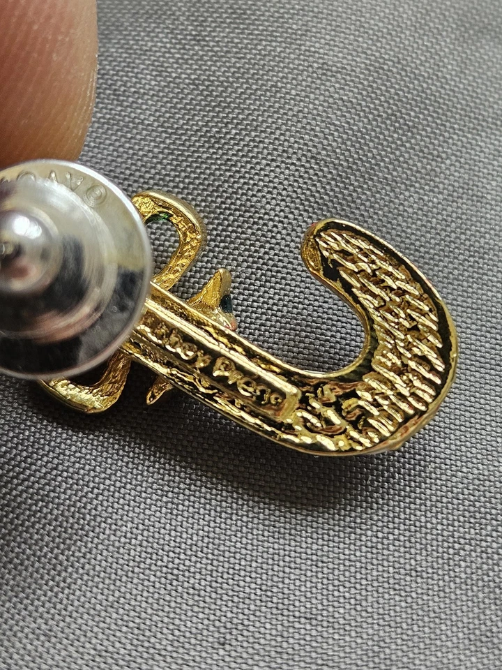 Broche Alex Candy Cane Pin Feriado Natal Laço Verde Vermelho Branco Estilo Vintage - Imagem 2 de 2