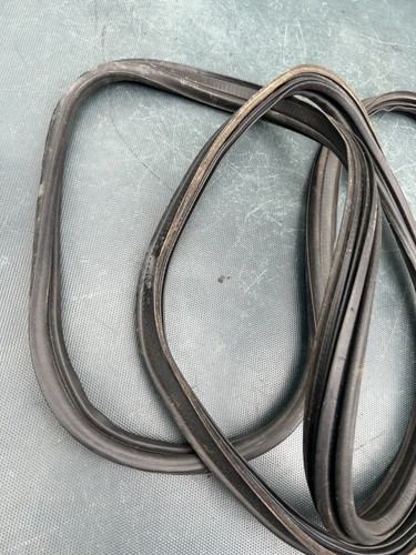 99-00 HONDA CIVIC REAR BACK TRUNK WEATHER STRIP SEAL RUBBER OEM SEDAN - Picture 2 of 5