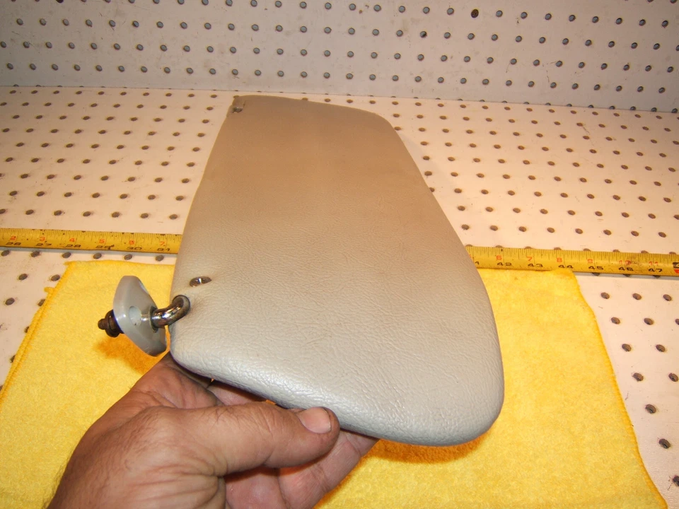 梅赛德斯 Late W108 280SEL W109 300SEL 仅发球杆 US L 灰色太阳 1 遮阳板,类型 #3 — 第 4/4 张图片