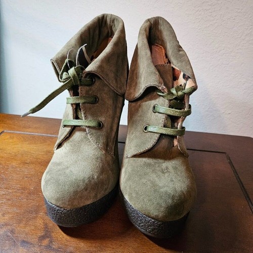 Nuevos zapatos de cuña con plataforma DOLLHOUSE para mujer nuevos en caja talla 7,5 verde oliva - Imagen 4 de 5
