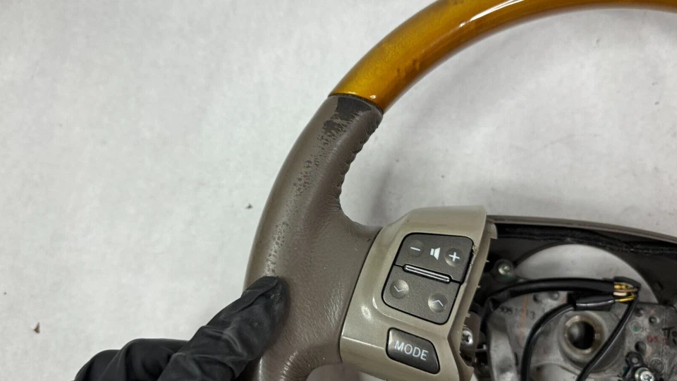 Volante Lexus ES330 2005-2006 con controles de interruptor de crucero y audio grano de madera Foto 2 de 4