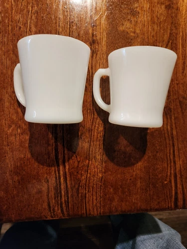 Lot Of (2) Vintage Anchor Hocking Fire King Milk Glass Coffee Mugs 8 oz D Handle
