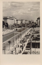 DDR-Ansichtskarte mit Blick über die Stalinallee in Berlin von 1954, blanko