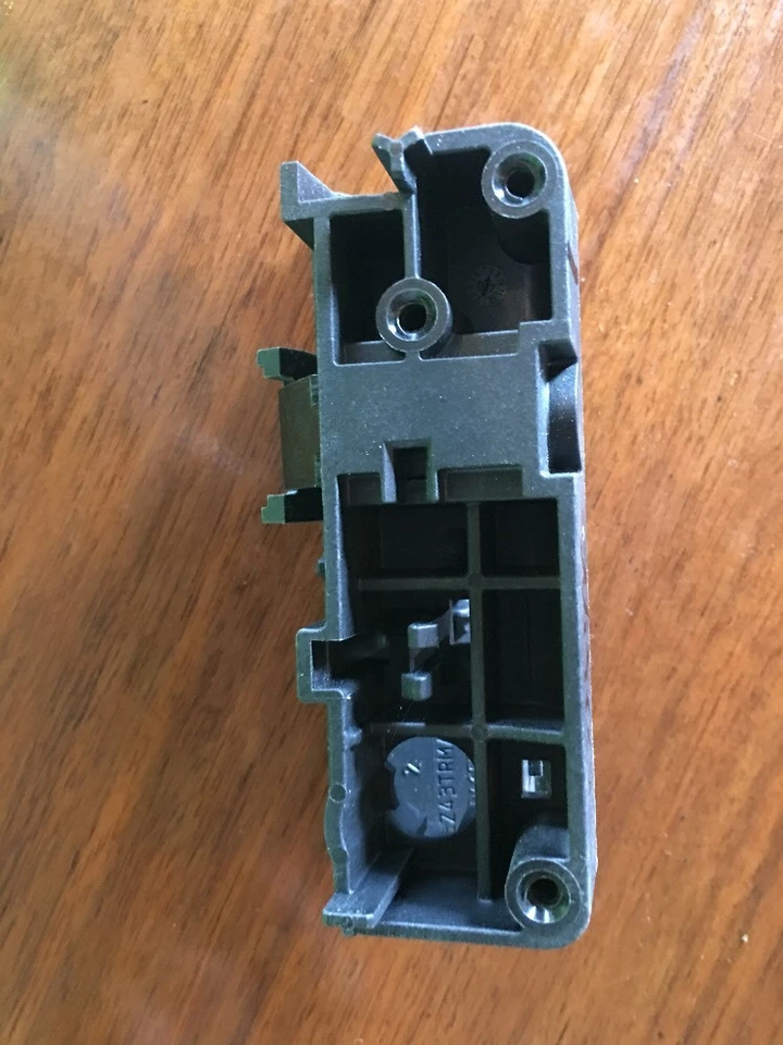 Guantera Dodge Nitro manija cierre guantera NEGRO 07 08 09 10 usada guantera lat Foto 3 de 4