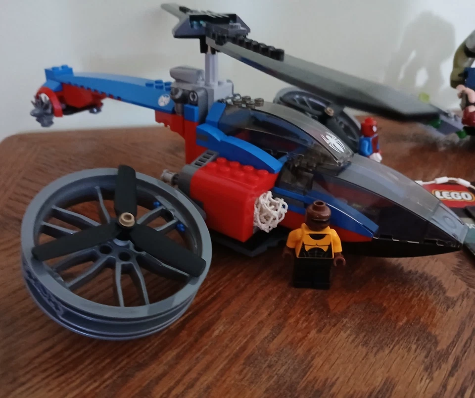 LEGO Marvel: Spider-вертолет спасения (76016) инструкции и фигурки включены - Изображение 3 из 4