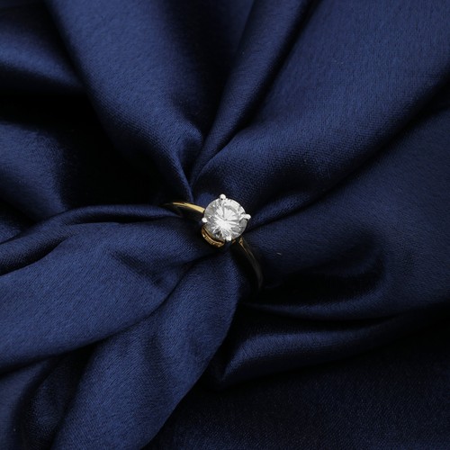 Bague Solitaire Diamant Briolette Cultivé En Laboratoire - 0.10 Carats, D-E/VS1, Marque Meghnagems