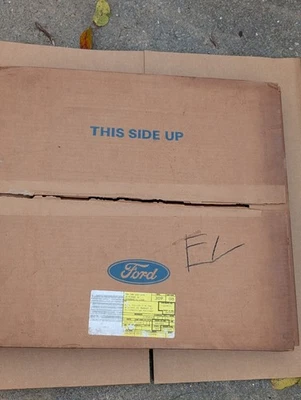 NOS 1984-91 FORD ECONOLINE VAN E150 E250 E350 Vent Window WEATHERSTRIP - Image 1 of 4