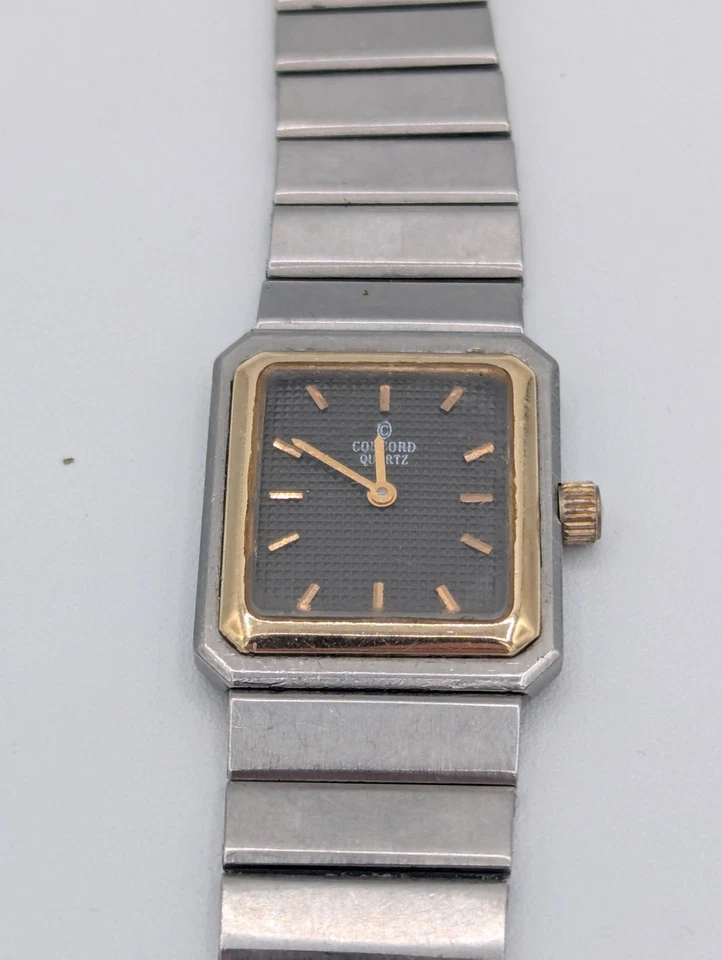 Relógio feminino Concord Mariner SG retangular de dois tons aço inoxidável - Imagem 3 de 4