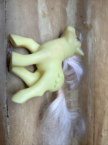 VTG 1986 My Little Pony So Soft Posey Yellow Flocked flowers MLP G1 ๐ - Picture 7 of 11