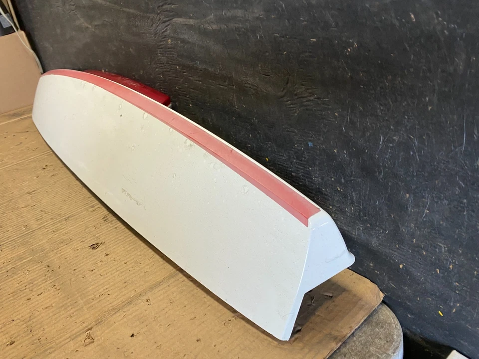 Chevrolet Tahoe Suburban Yukon 2007-2014 alerón ala tercera luz de freno S9837 DG Foto 3 de 4