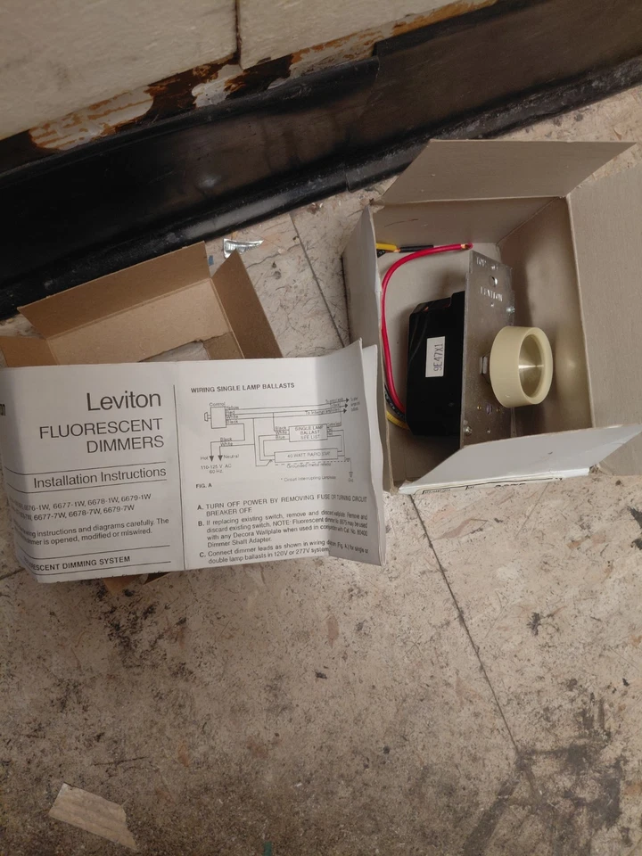 Atenuador giratorio fluorescente Leviton 6675 Foto 3 de 3