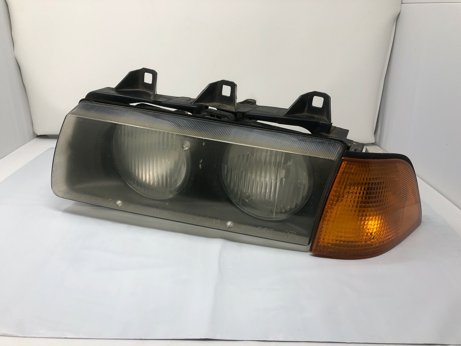 19921999 BMW 3 series E36 Headlight assembly left side headlamp marker