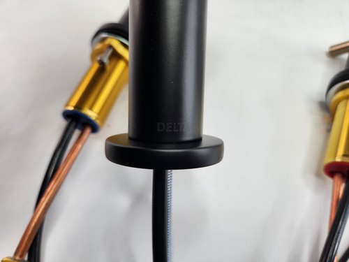 Delta 35894LF-GZ Rubinetto bagno Nicoli diffuso - Nero + Bronzo - Foto 12 di 14