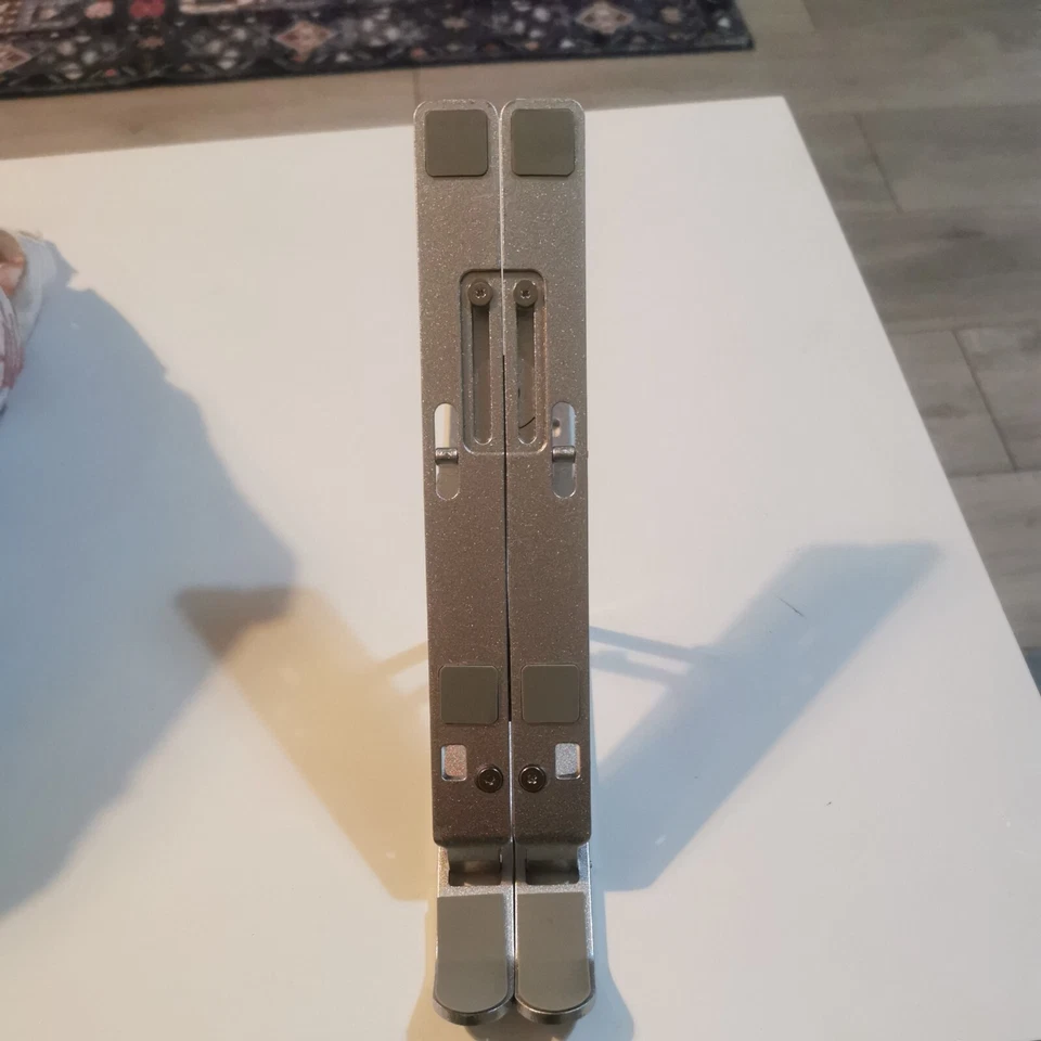 Adjustable foldable Laptop Stand - Image 3 of 4