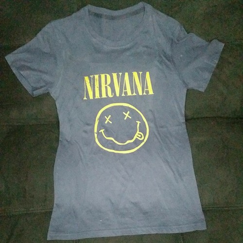 NIRVANA T-SHIRT Sz Small Kurt Cobain 