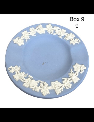 WEDGWOOD BLUE JASPERWARE SMALL ASHTRAY BLUE AND WHITE MADE IN ENGLAND - Picture 5 of 5