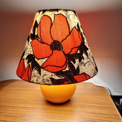 Kleine Vintage orange Tischlampe mit handgefertigter Flower Power 60er 70er Lampenschirm 