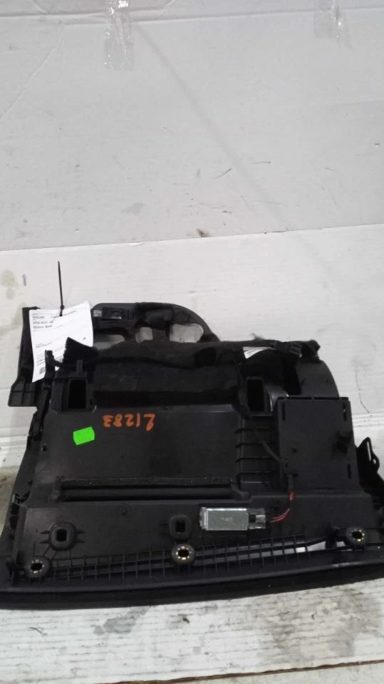 Guantera AUDI S5 2018 536774 Foto 2 de 4