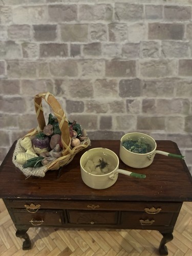 Dolls House 1/12 Scale Miniature Artisan Vegetable Basket, 2 Saucepans & Veg Set