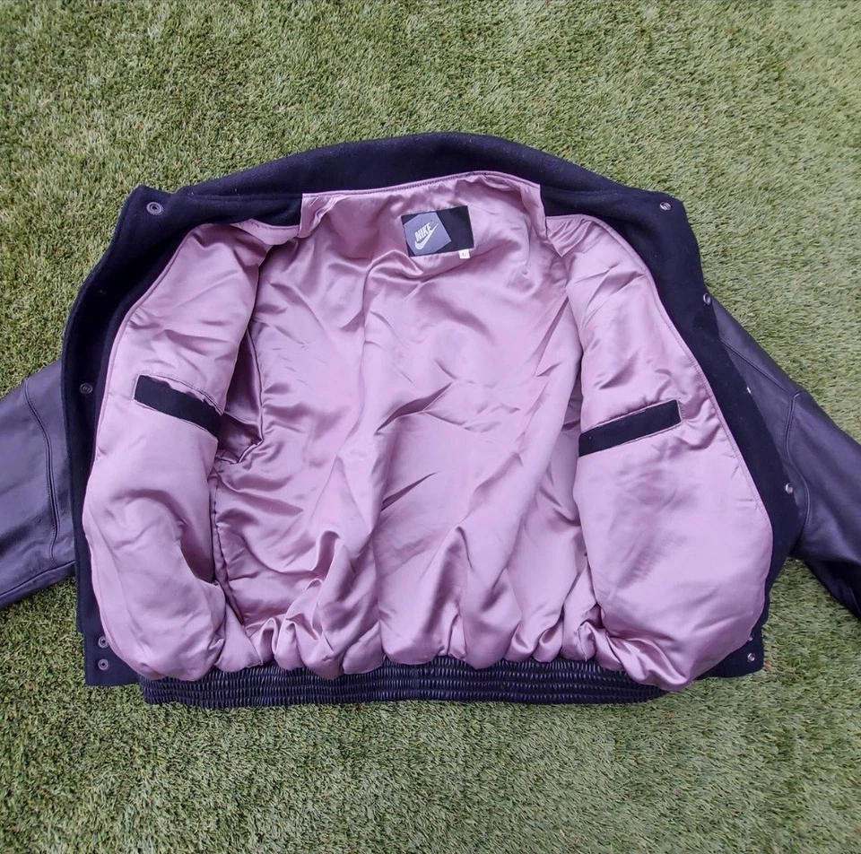 De colección Años 90 Nike Cuero Letterman Seda Centro Swoosh Back Hit Foto 3 de 4
