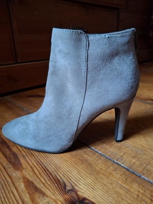 Neue Stiefeletten Veloursleder Marke Hallhuber Größe 38 in Grau