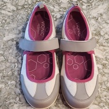Vionic Ailie Mary Jane athletic shoes with Orthaheel technology
