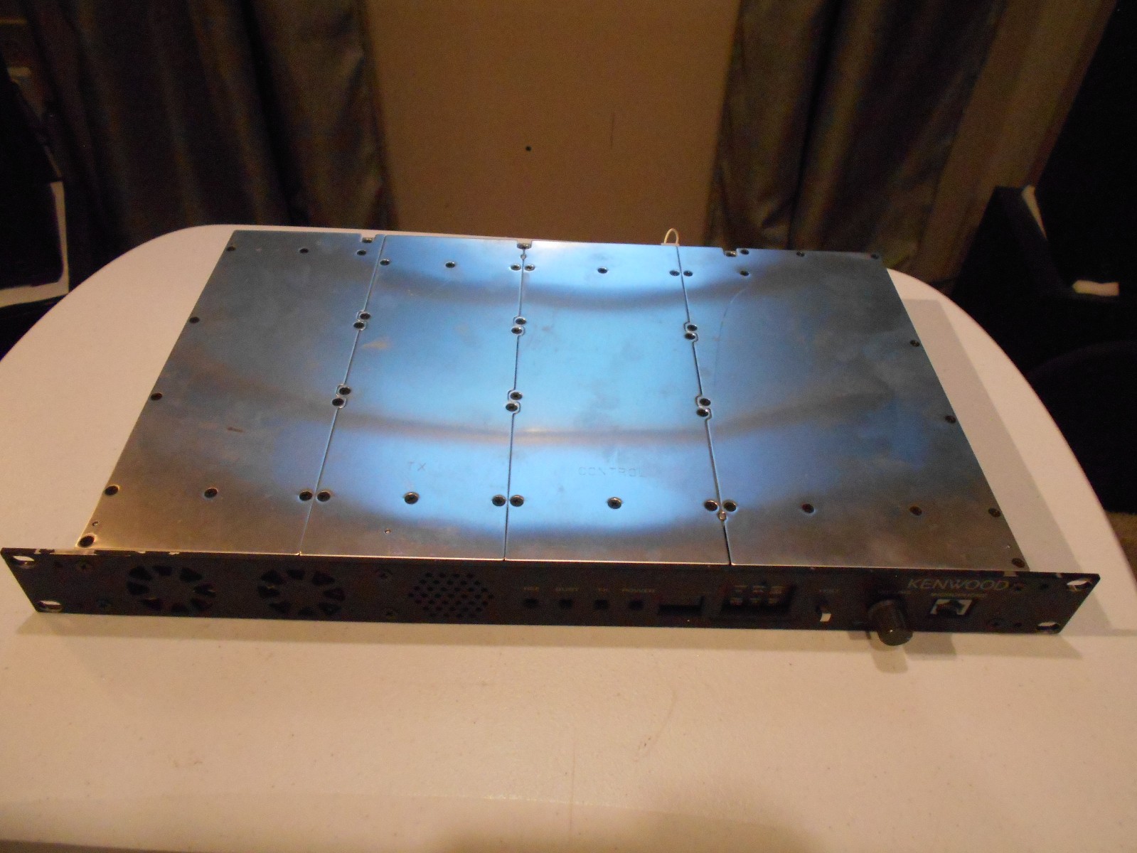 Kenwood TKR-840-1   UHF Radio Repeater 450-480 MHz with Programming Software