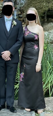 DAVIDS BRIDAL Black Satin Embroidered Floral Roses Prom Homecoming Long  Dress -6 | eBay