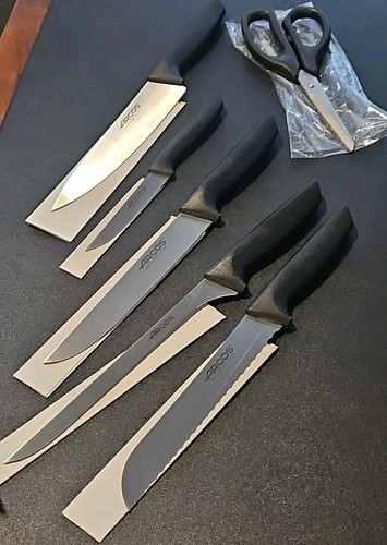 Arcos Niza 6 Piece Knife Set With Block - Picture 7 of 9
