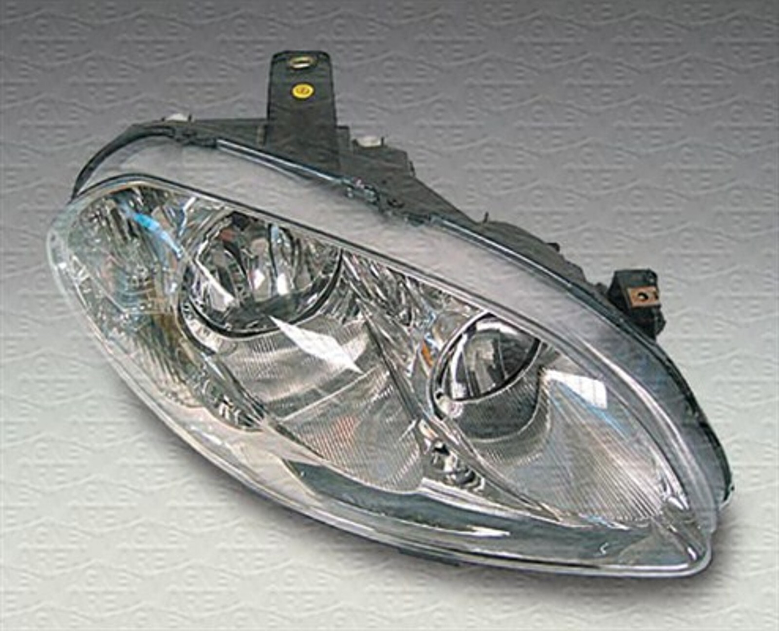 Phare Fiat Croma 2005 résout le problème de visibilité nocturne avec ampoules H1 H7
