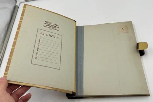 Alter antiker Ordner Mappe Buchstaben Archivierungsmappe vintage retro
