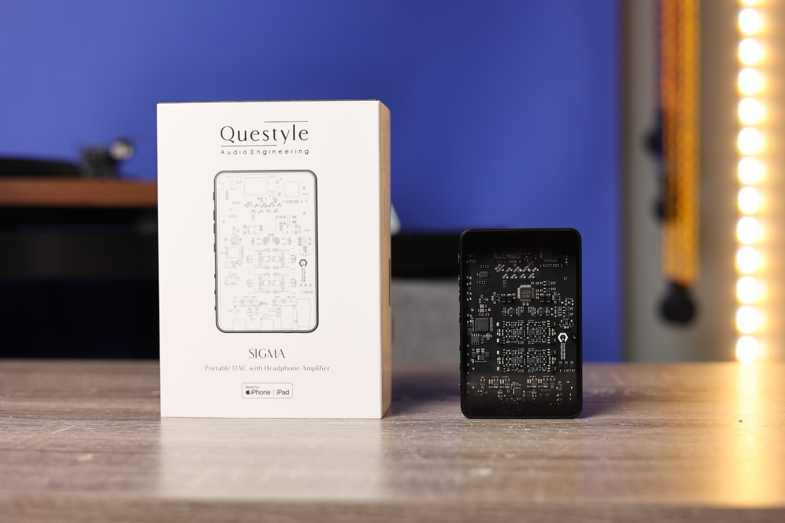 Questyle Sigma Portable DAC & Headphone Amplifier w/ Original Box