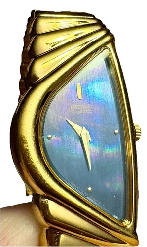 Vintage Half Moon Seiko Gold Tone Black Dial Women’s Watch 1N00-5E09 New Battery