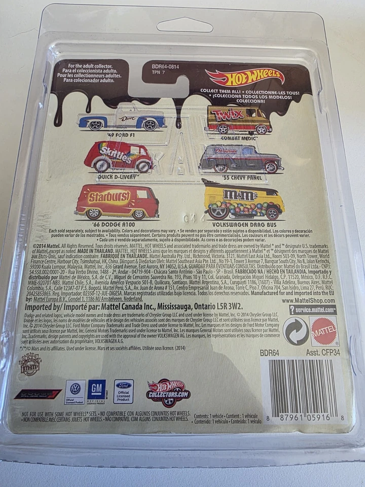 Autobús de arrastre Hot Wheels Volkswagen VW M&MS - pilotos reales. 2015 en funda protectora. Foto 2 de 4