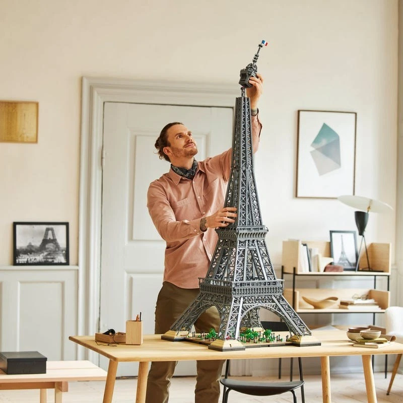⭐EPIC 10001PCS Eiffel Tower 10307 Building Set – Tall Landmark Model Replica ⭐ - Image 2 of 4