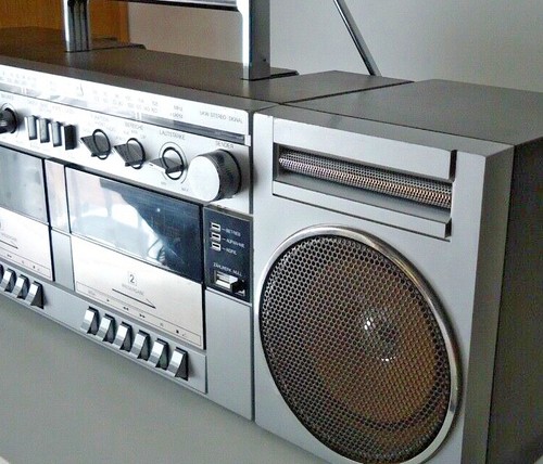 Universum CTR-2237C2 Vintage Retro Classic Boombox Cassette Recorder - Picture 4 of 9