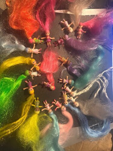 Tyco Fabulous Hair Friends 18 Mini Puppen mit bunten Haaren Set & Bar