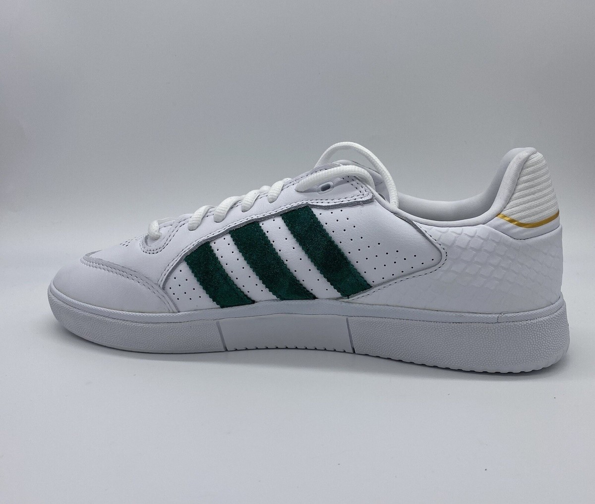 adidas Tyshawn スニーカー 25.5 Amazon.com | adidas Originals Mens Tyshawn Tokio Performance