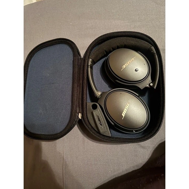 Bose QuietComfort QC35 Wireless Noise-Canceling Headphones w/ Case