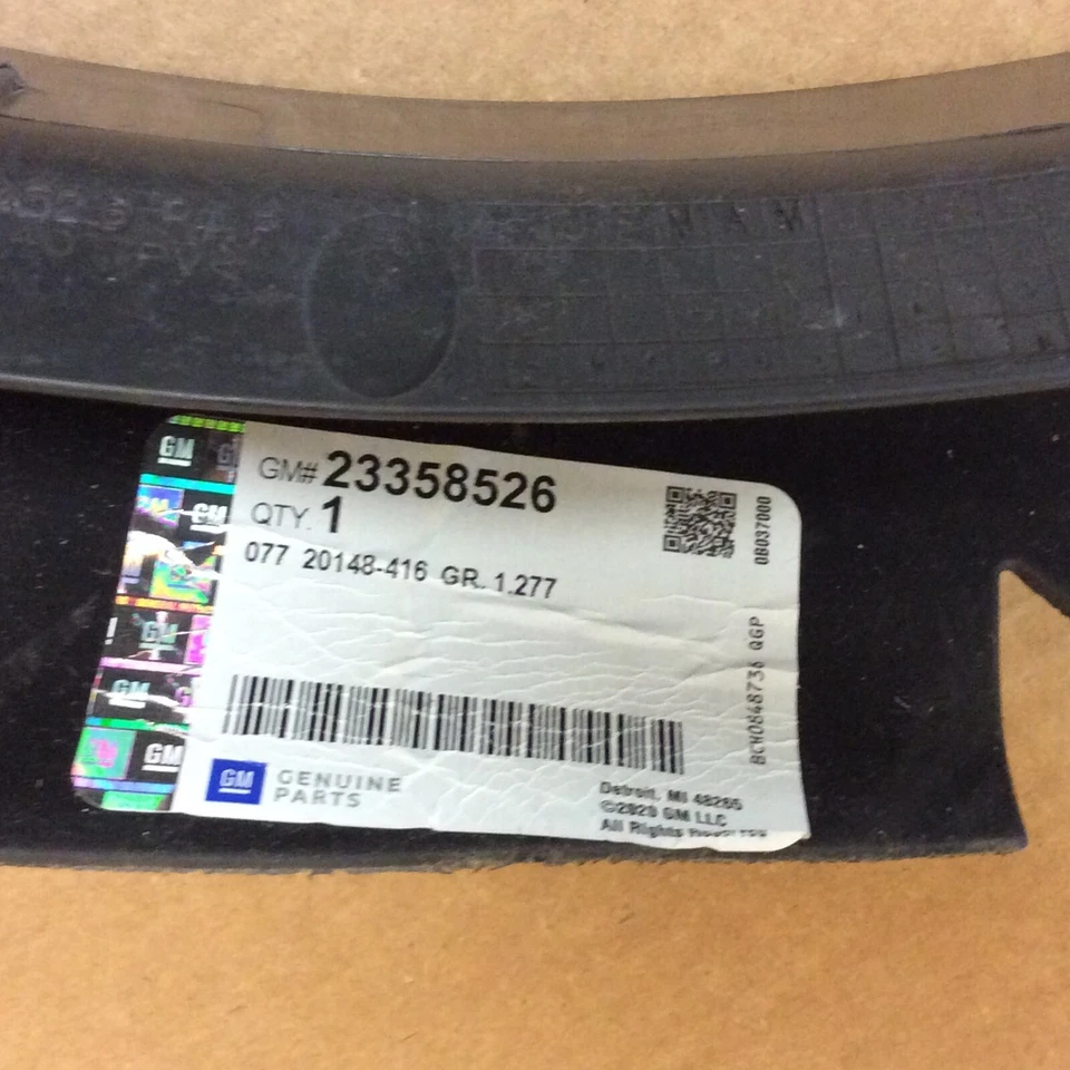 Cubierta del ventilador de refrigeración del motor Duramax 11-16 Chevrolet Silverado GMC Sierra 6,6 L OEM Foto 2 de 4